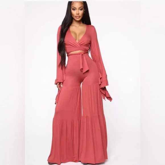 Fashion Nova EVEN IF YOU FLAIR 2 piece set. New without tags - Picture 2 of 3